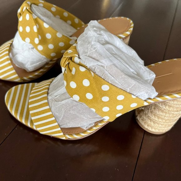 NEW - Woman's JCrew Mixed Bow Raffia Round Heels Sandals, size 7 1/2 (Brand new) - Picture 4 of 5